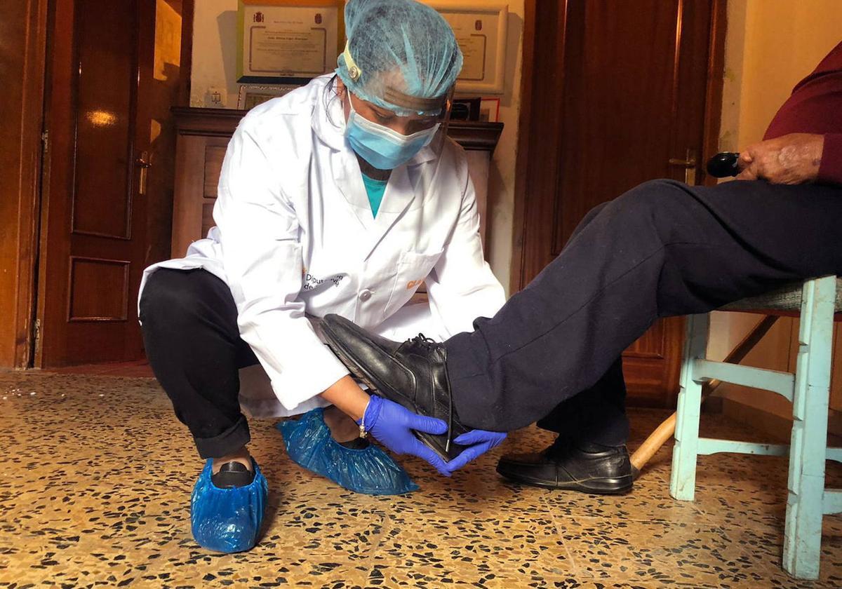 CSIF sobre el personal de ayuda a domicilio: «están ninguneados por un modelo que los exprime»