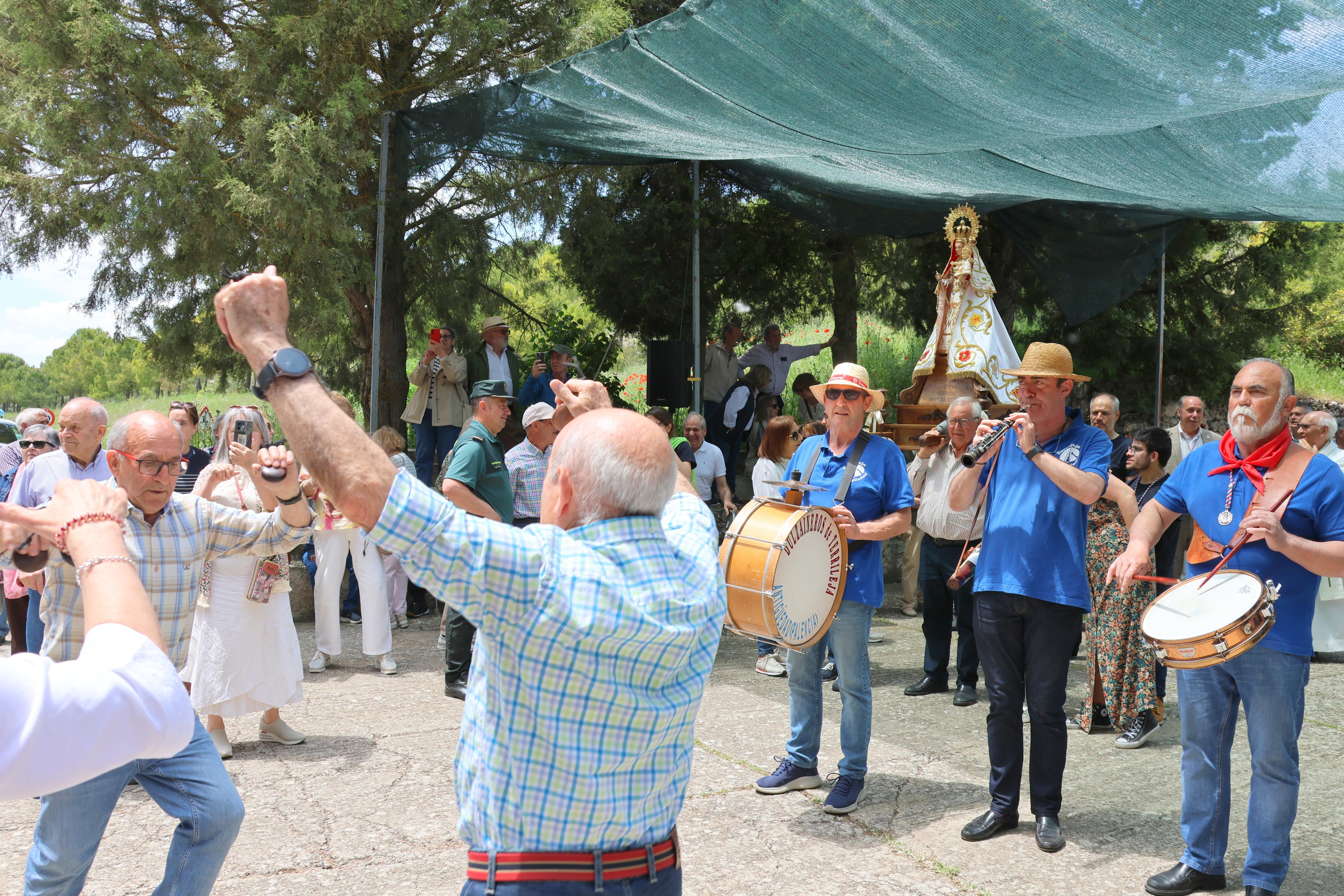 Antigüedad danza a la Virgen de Garón