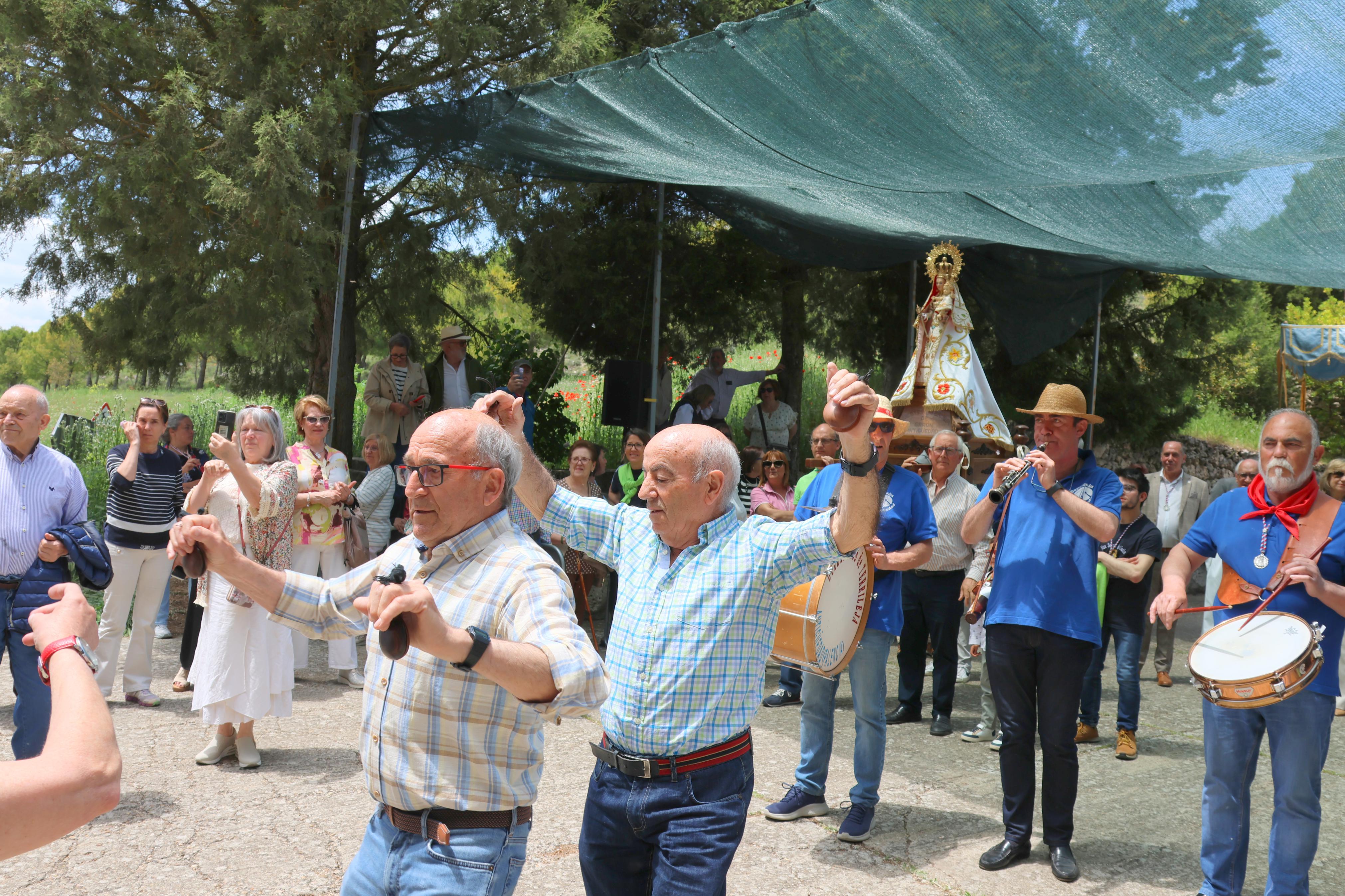 Antigüedad danza a la Virgen de Garón