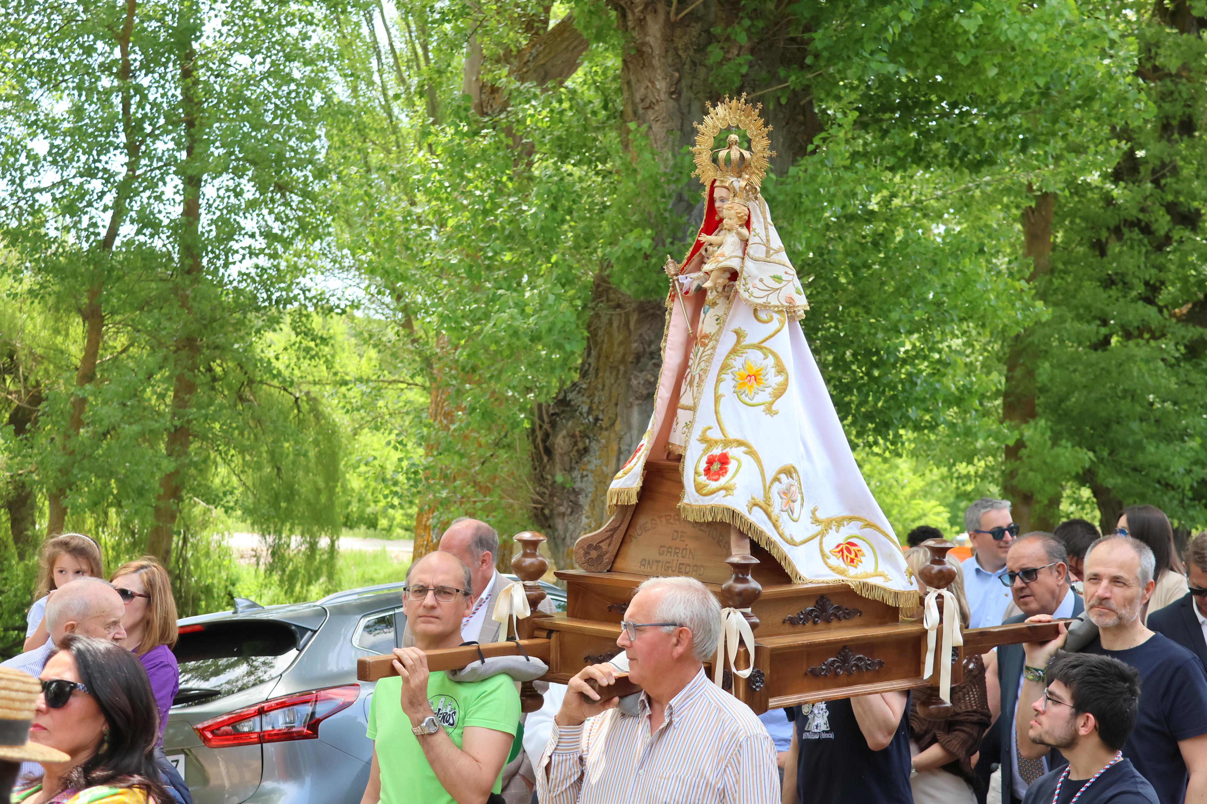 Antigüedad danza a la Virgen de Garón