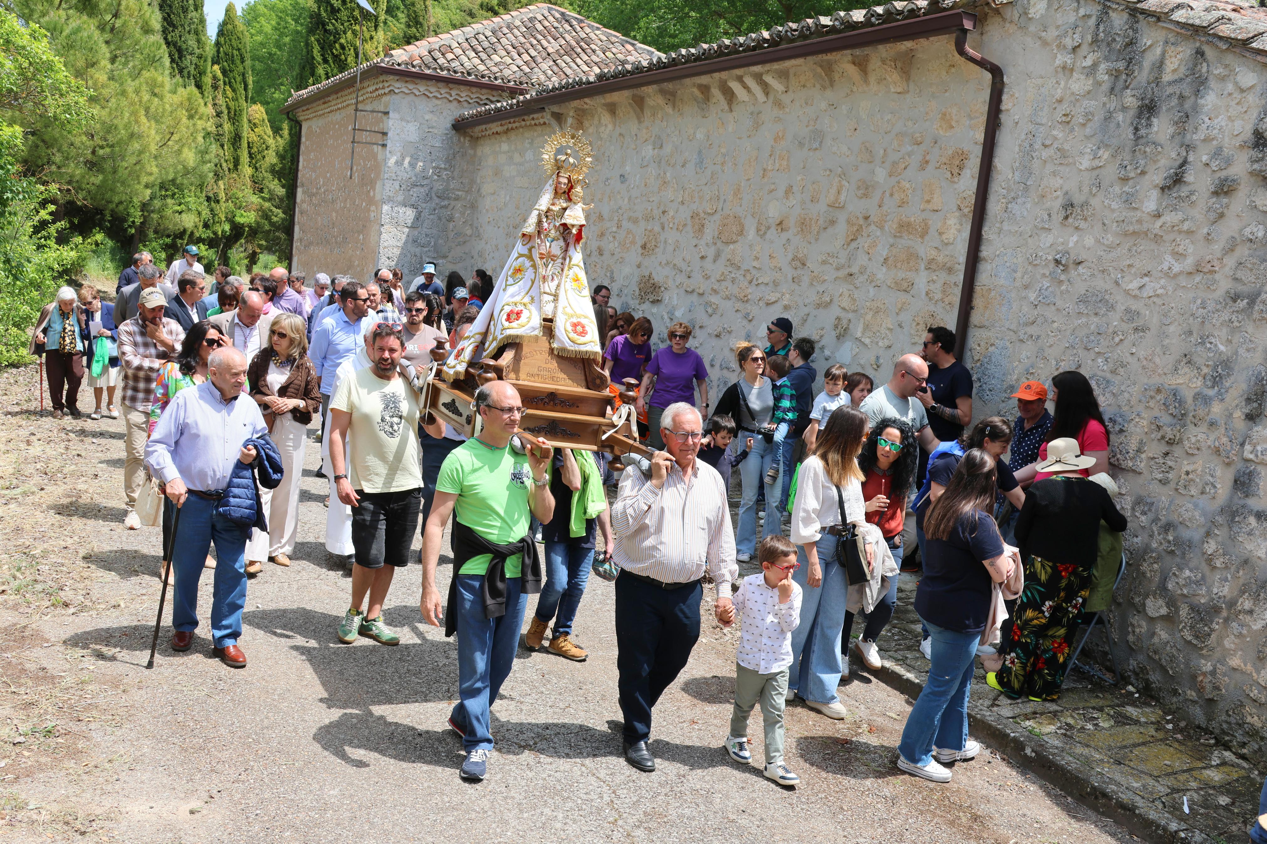 Antigüedad danza a la Virgen de Garón