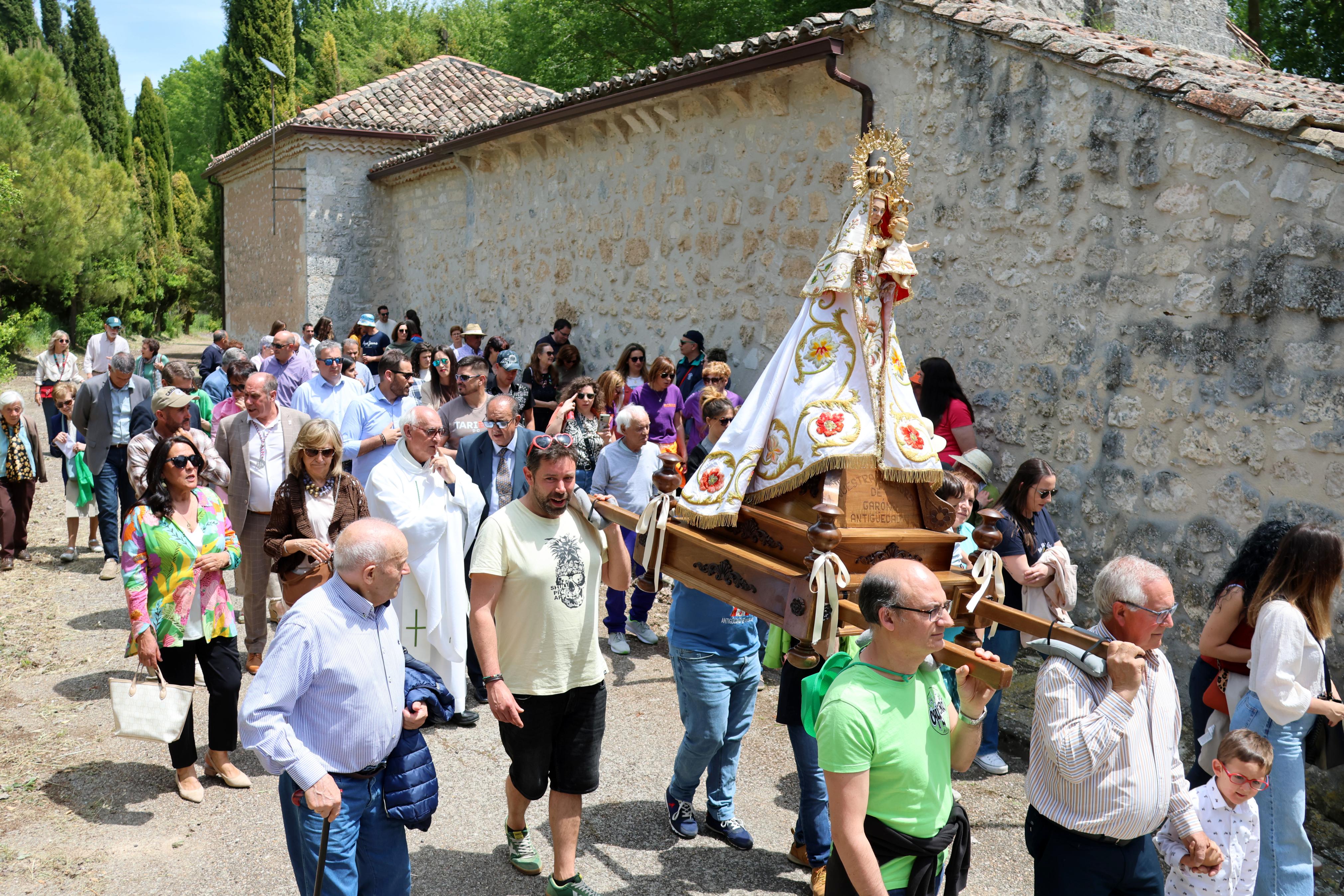 Antigüedad danza a la Virgen de Garón