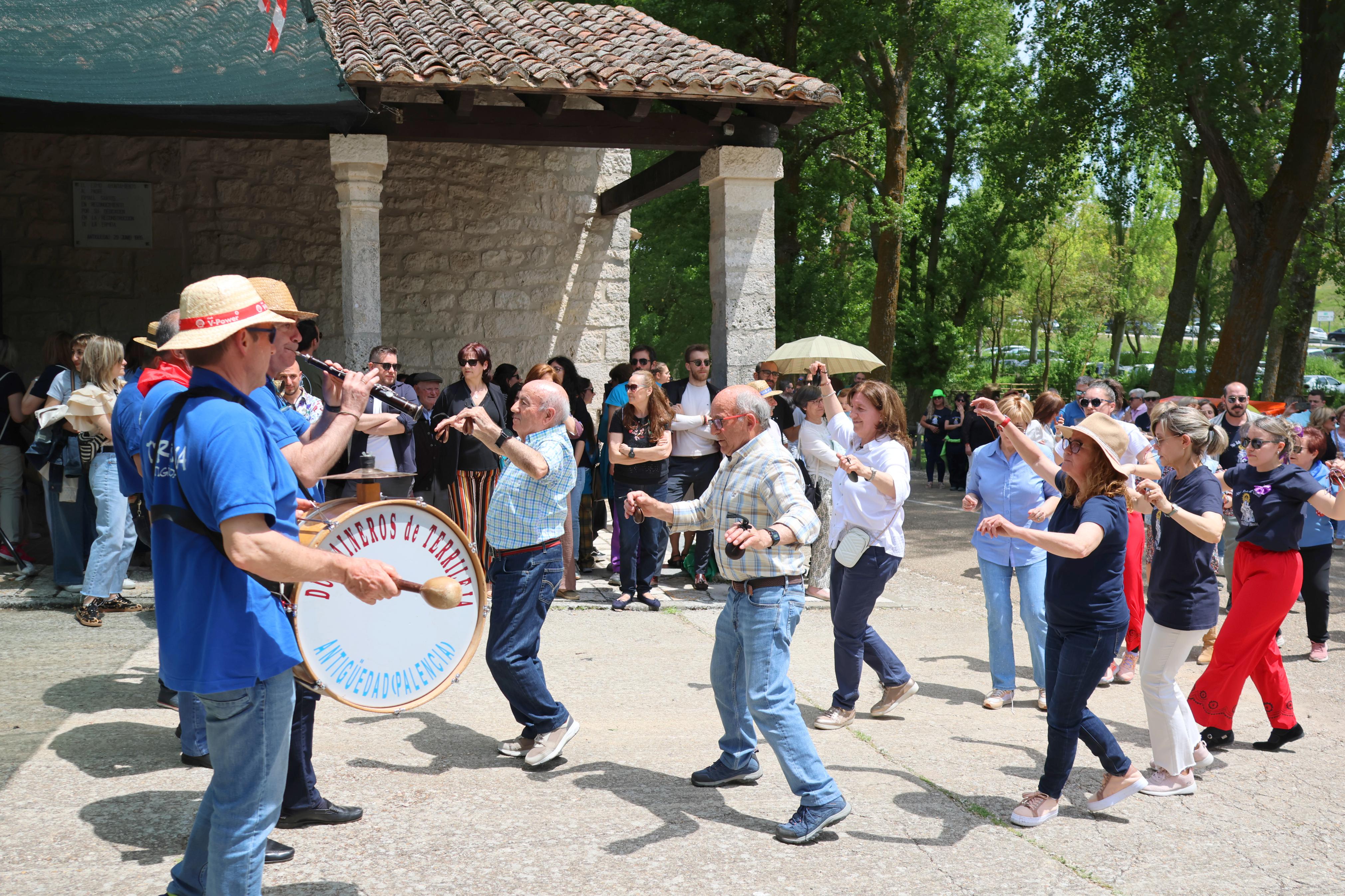 Antigüedad danza a la Virgen de Garón