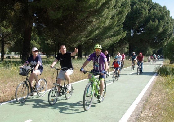 Participantes en el Día de la Bici de Pedrajas de San Esteban.