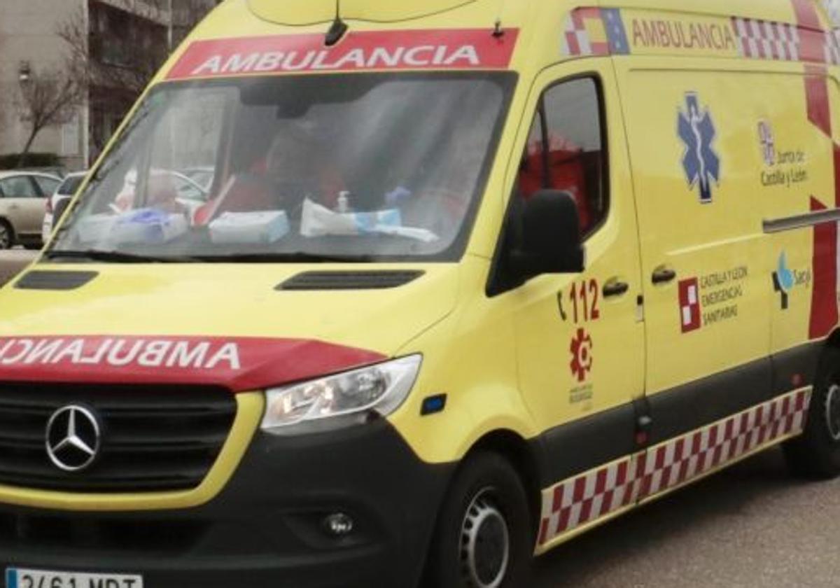 Ambulancia del 112 de Castilla y León, en una imagen de archivo.