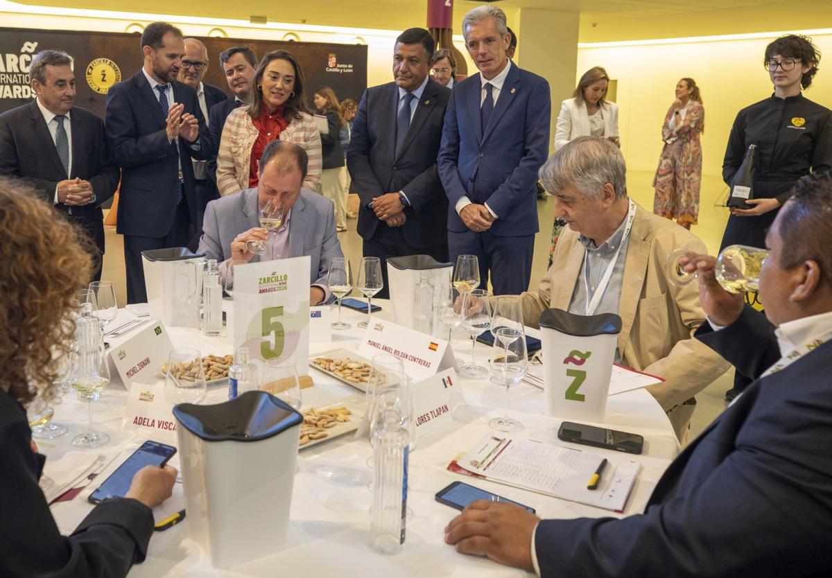 Inicio de las catas de los Premios Zarcillo 2025, este martes en Ávila.