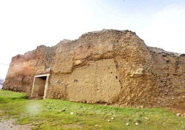 Castillo de la localidad de San Pedro de Latarce.