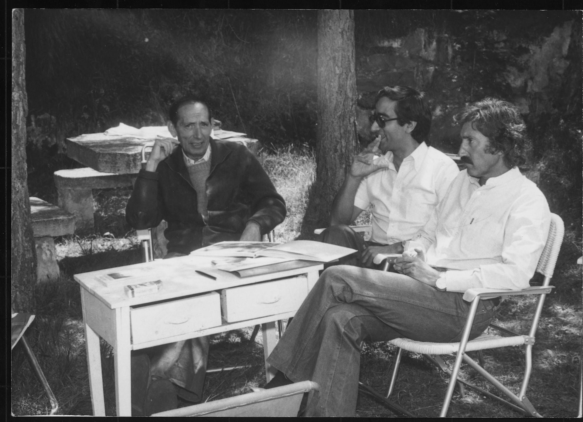 Miguel Delibes, Ramón García, el segundo por la derecha y José Ramón Sánchez
