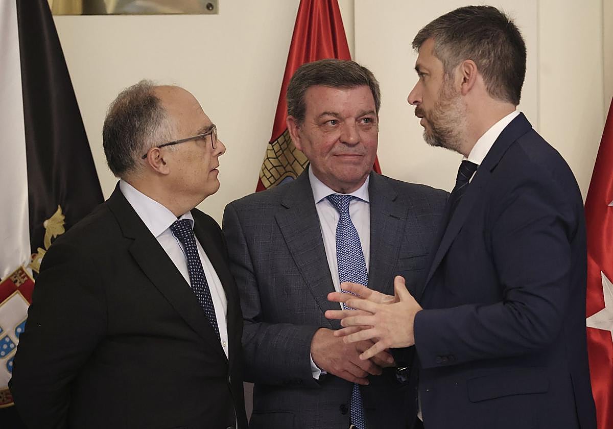 El consejero de la Presidencia, Luis Miguel González Gago, participa en la reunión del Comité preparatorio de la Conferencia de Presidentes.