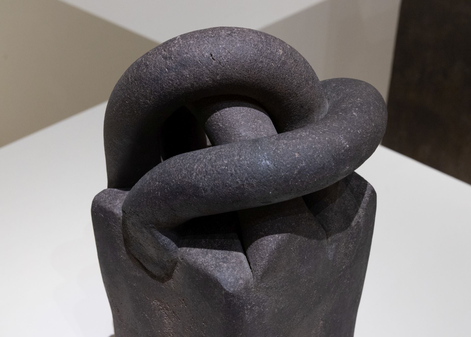 Las imágenes de la exposición que confronta a Chillida con el barroco
