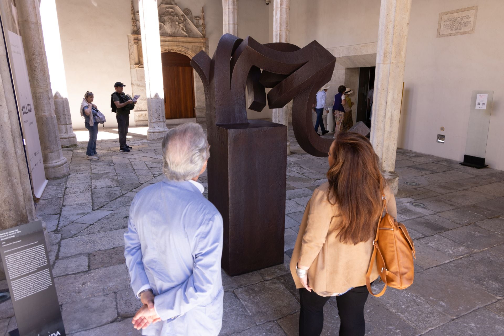 Las imágenes de la exposición que confronta a Chillida con el barroco