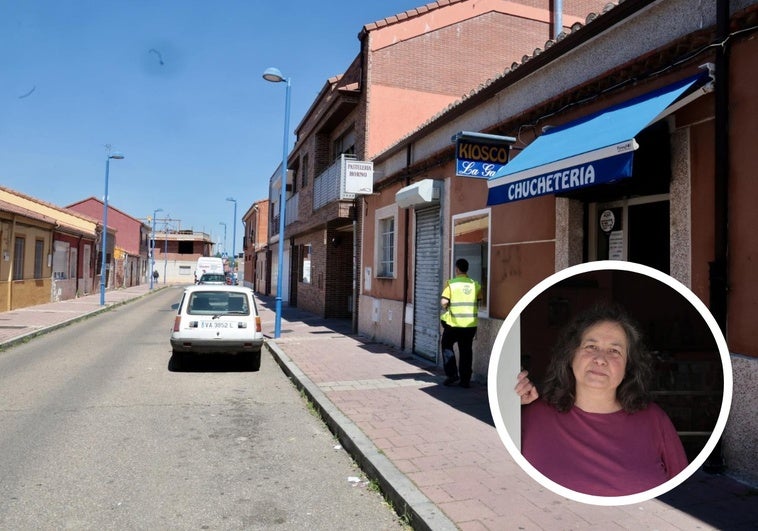Los cadáveres de las cucarachas se amontonan sobra la calzada de la calle Selva, en Barrio de España.