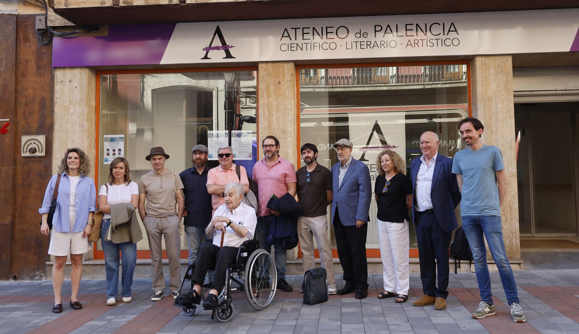 Gamoneda apadrina la nueva sede del Ateneo en Palencia