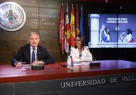 El rector de la UVA, Antonio Largo, y la vicerrectora de Estudiantes y Empleados, Cristina de la Rosa.