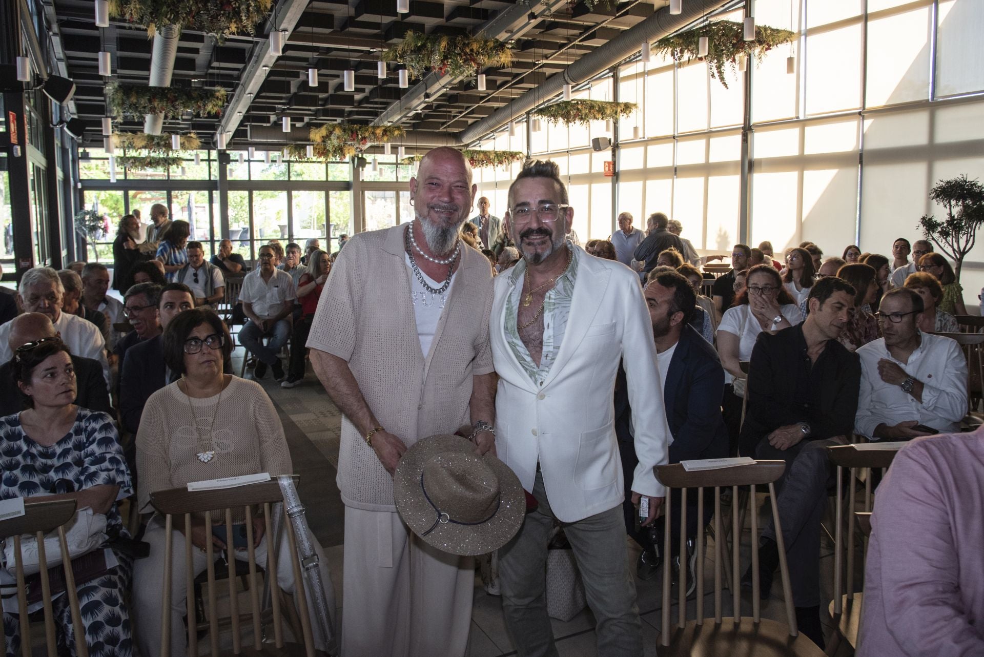 Fotos de la multitudinaria presentación de la biografía de José María