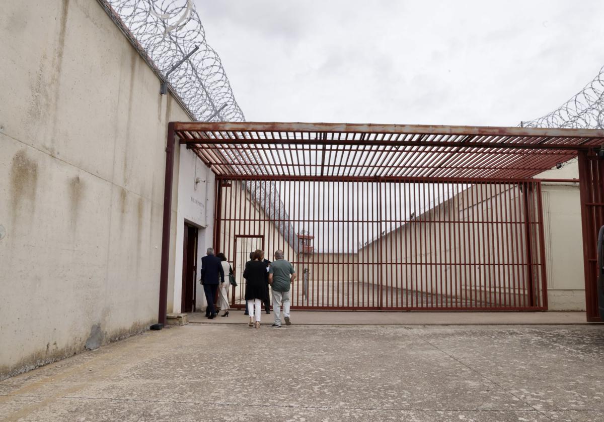 Las cámaras de seguridad detectaron «movimientos» en el macuto del preso fugado