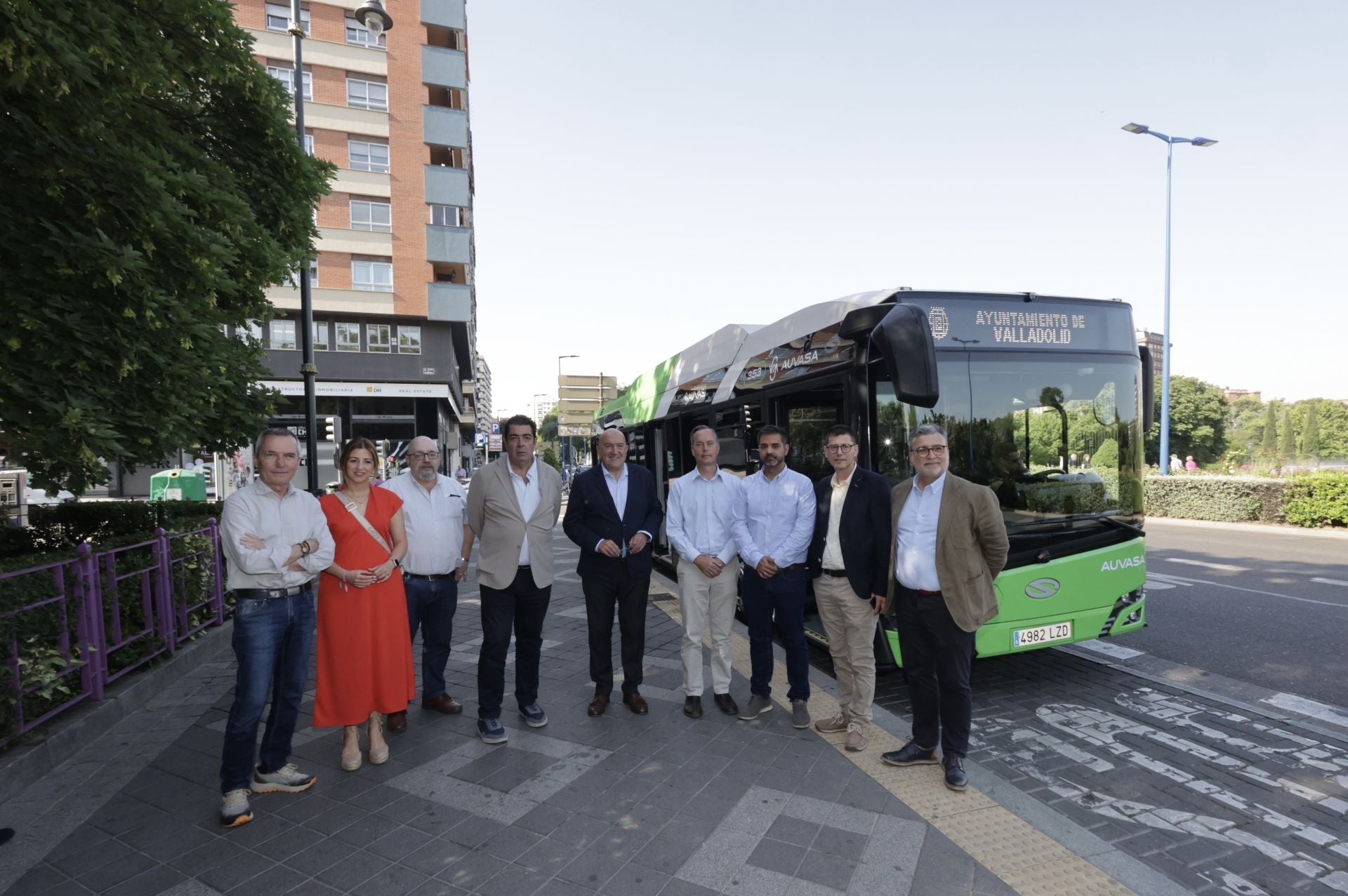 La visita de Carnero al viaducto de Arco de Ladrillo el día de su reapertura