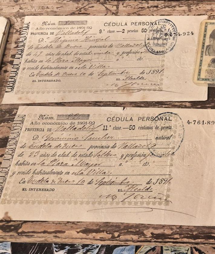 Imagen secundaria 2 - Libros, cartas y fotografías de los cien años de Pinoduero.