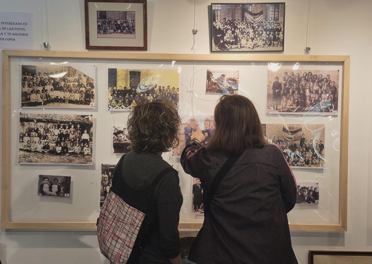 Imagen secundaria 1 - Libros, cartas y fotografías de los cien años de Pinoduero.