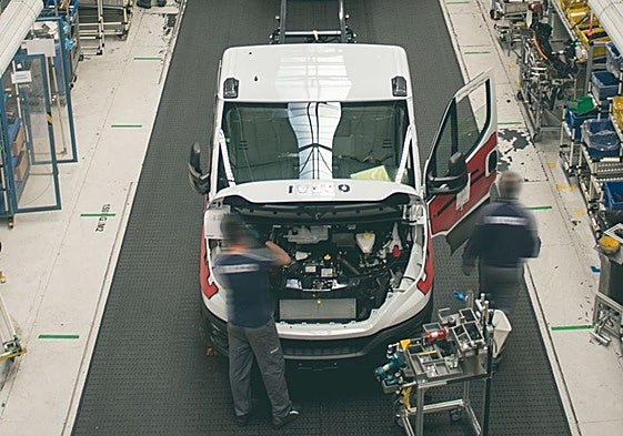 Cadena de fabricación de la furgoneta Daily en la planta de Iveco de Valladolid.