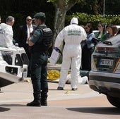 Efectivos de la Guardia Civil desplegados en el lugar del tiroteo en el que falleció un hombre.