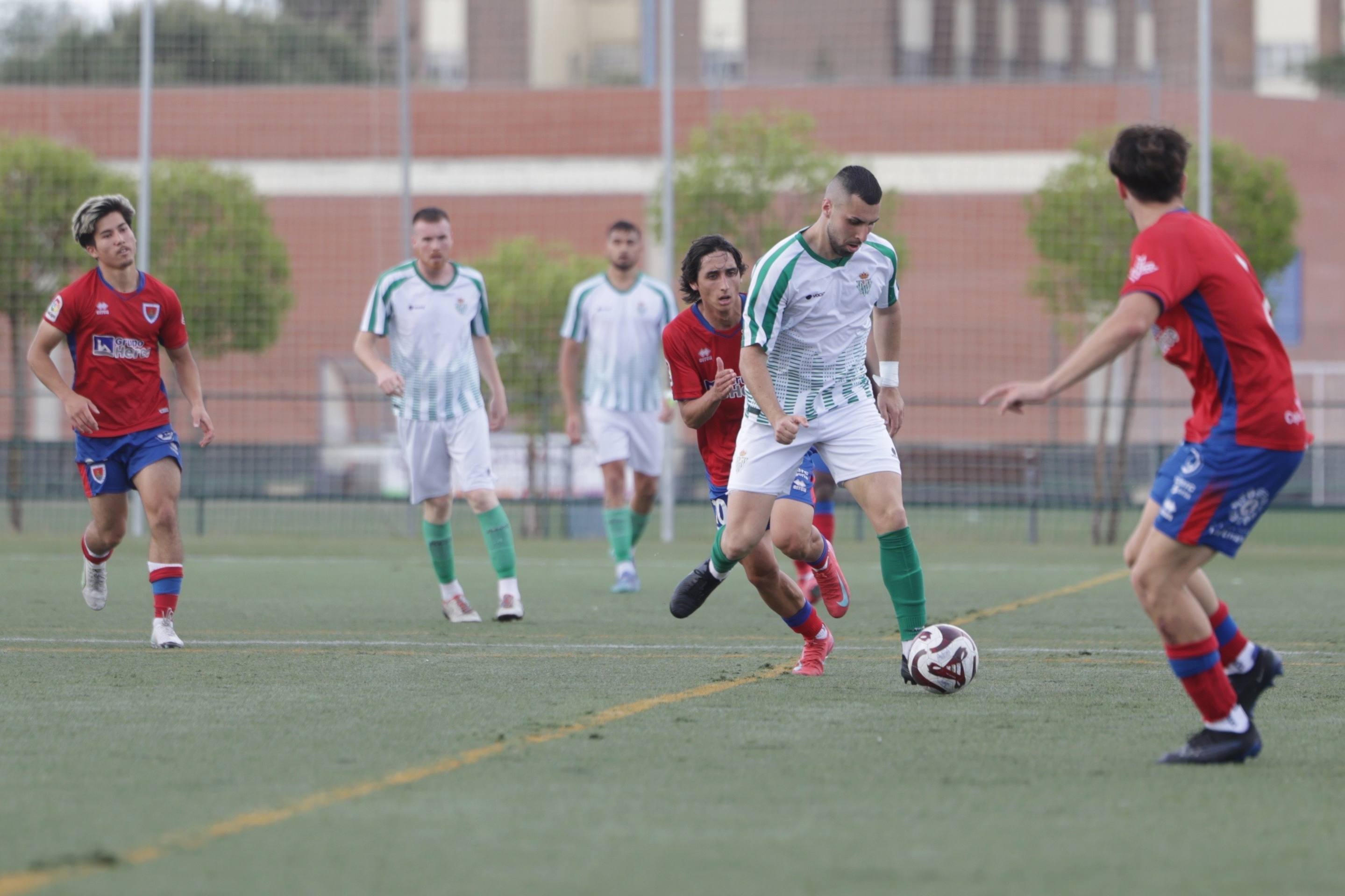 La derrota del Betis ante el Numancia B, en imágenes