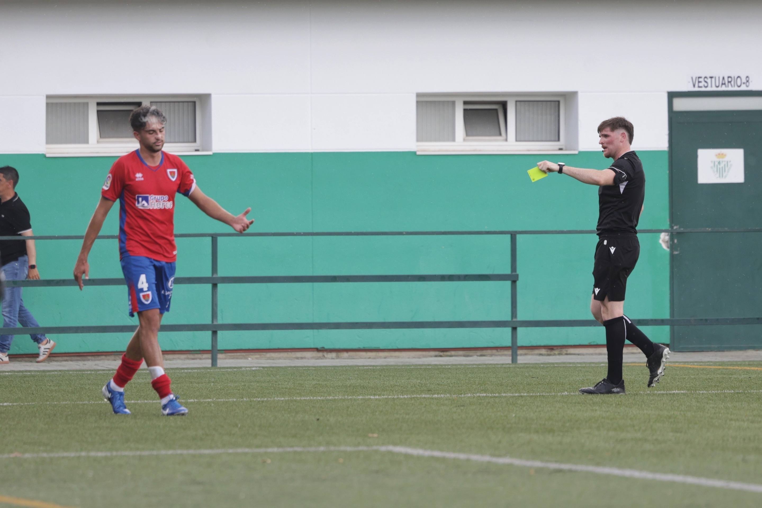 La derrota del Betis ante el Numancia B, en imágenes