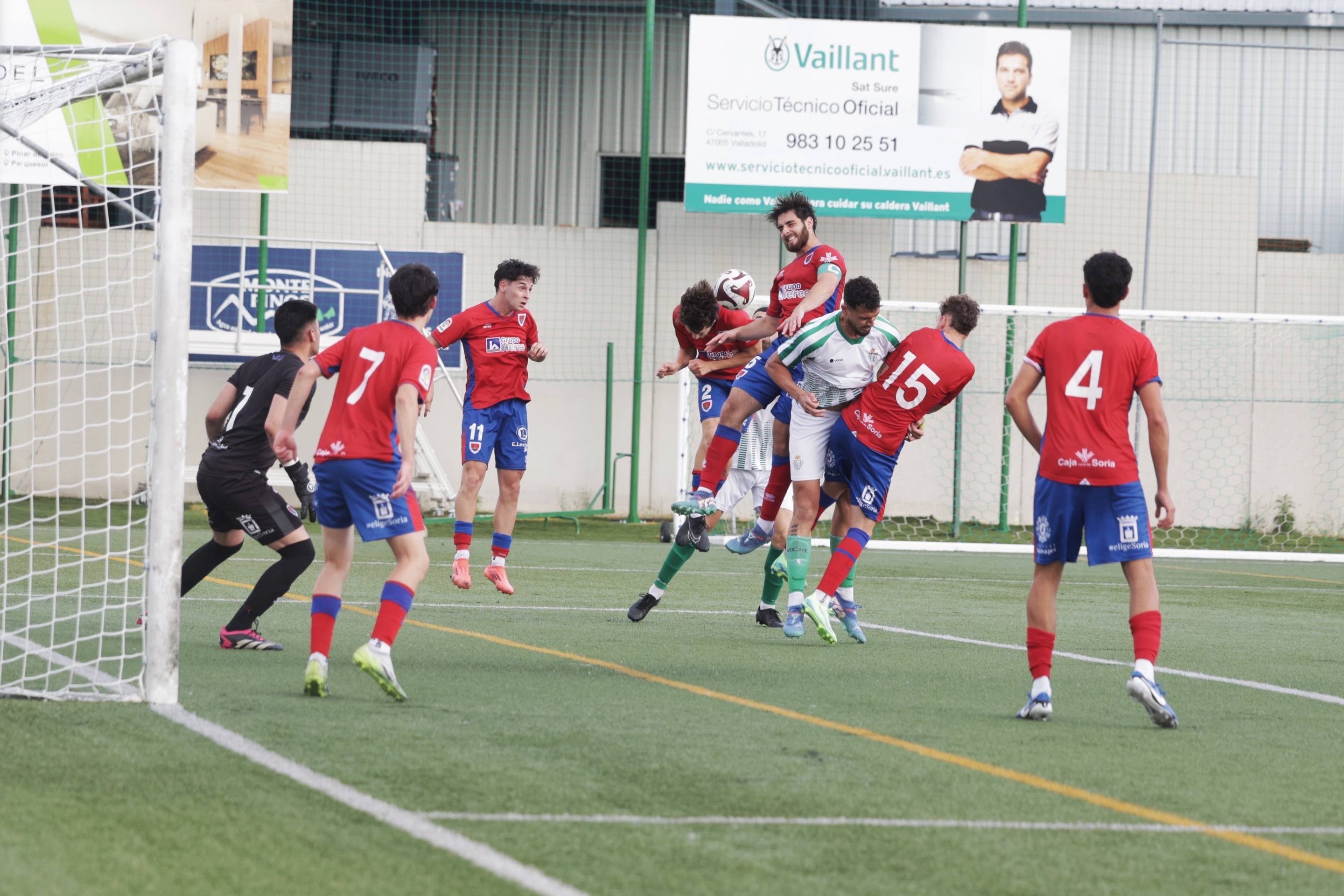 La derrota del Betis ante el Numancia B, en imágenes