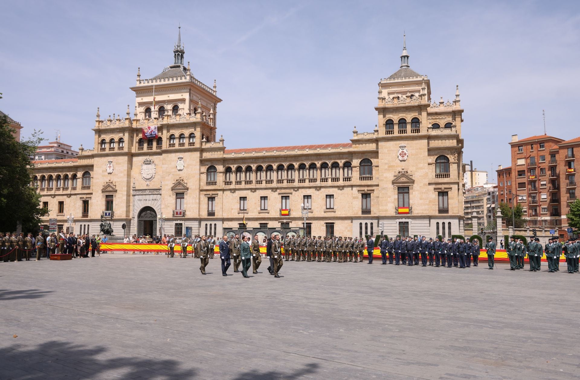 Así se ha celebrado en Valladolid el Día de las Fuerzas Armadas
