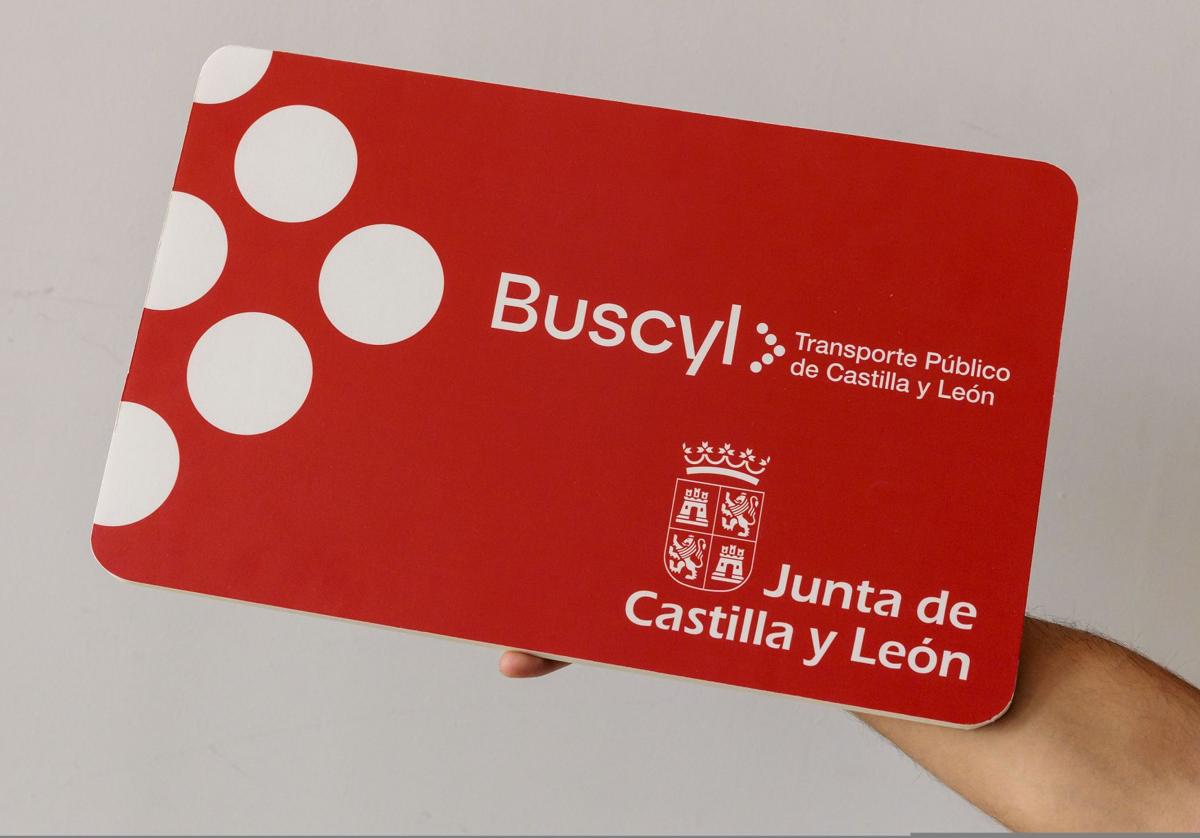 Los menores de 15 años ya pueden solicitar su tarjeta de transporte gratuito en autobús