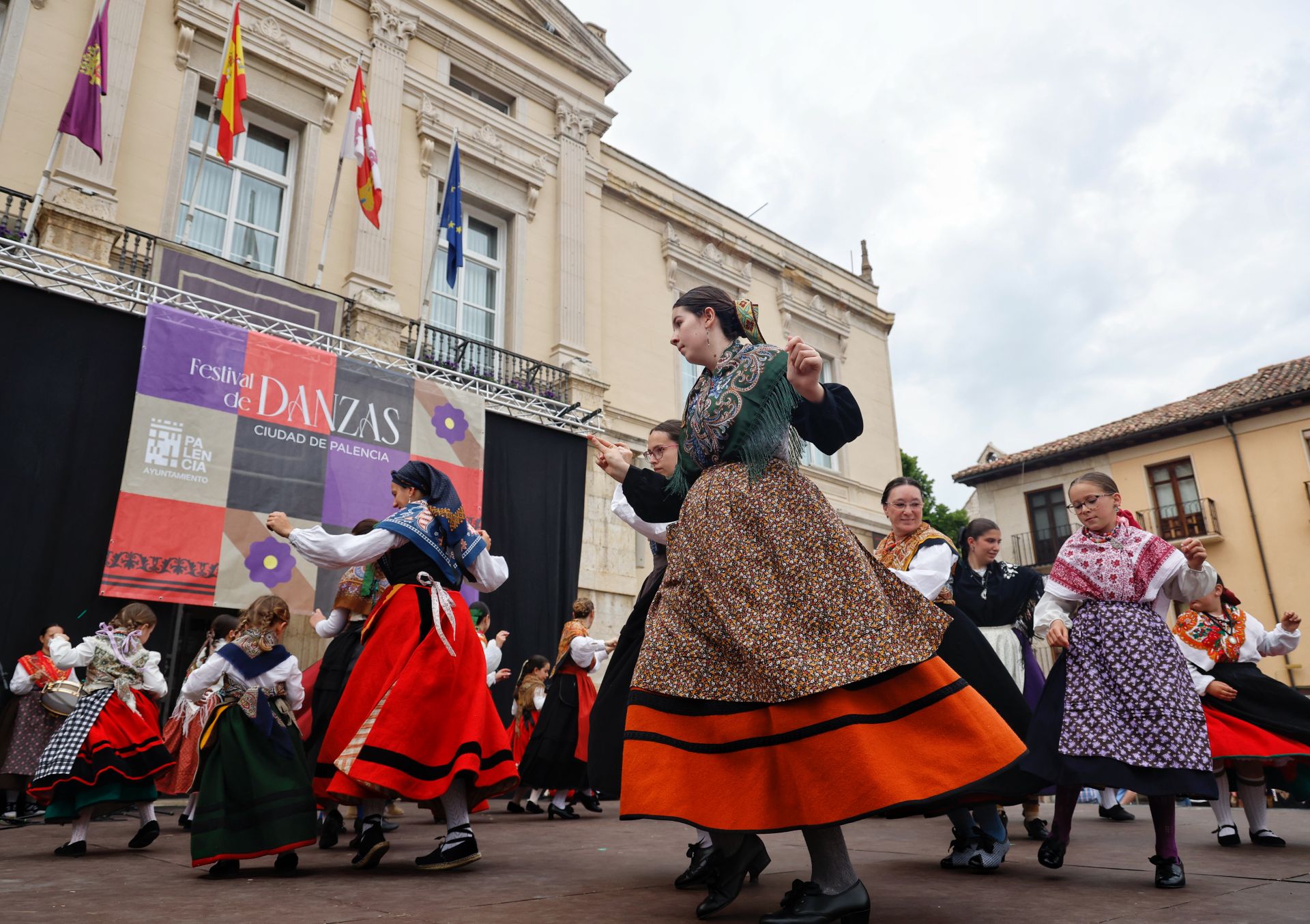 El folclore hace grande a la Feria Chica