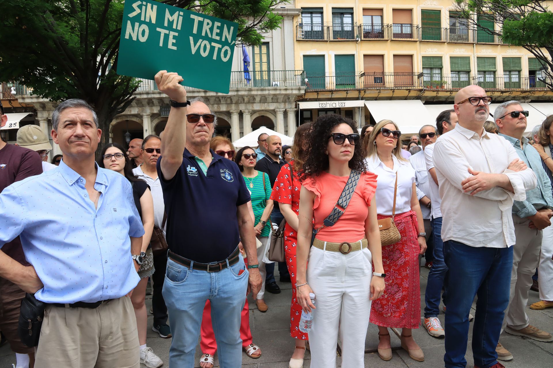 Fotos de la protesta en Segovia contra la supresión de paradas del AVE