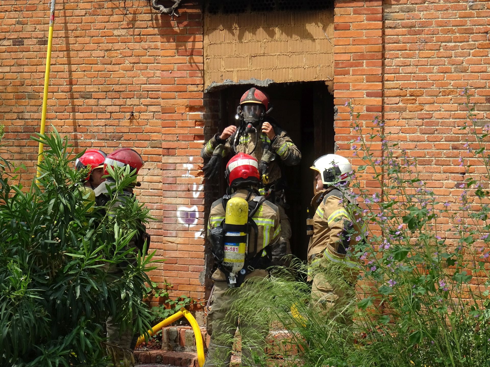 Las imágenes del incendio en la caseta del guarda del canal