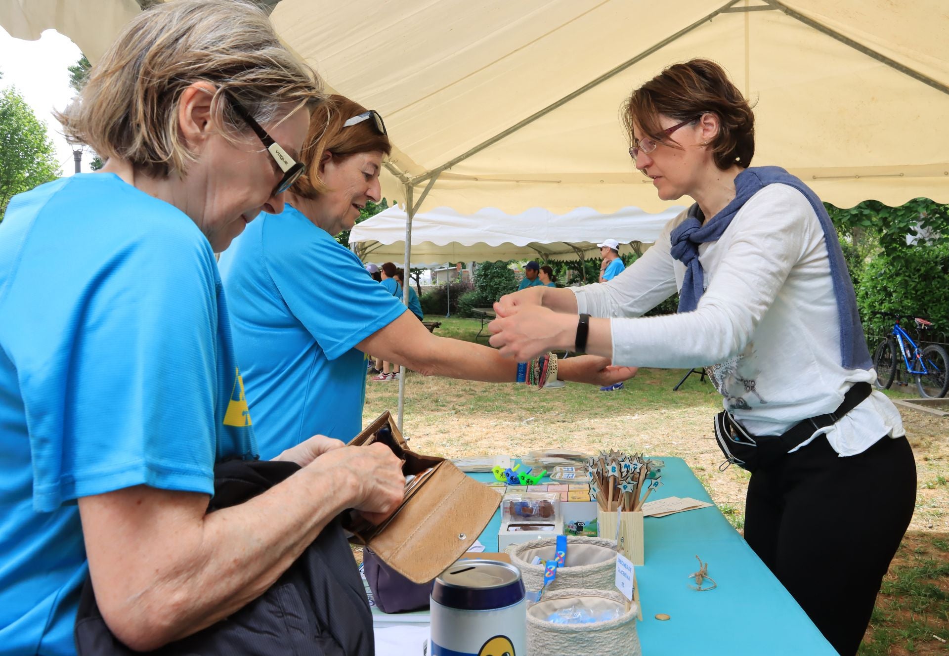 Fotos de la marcha solidaria a favor de Autismo Segovia en Bernuy de Porreros