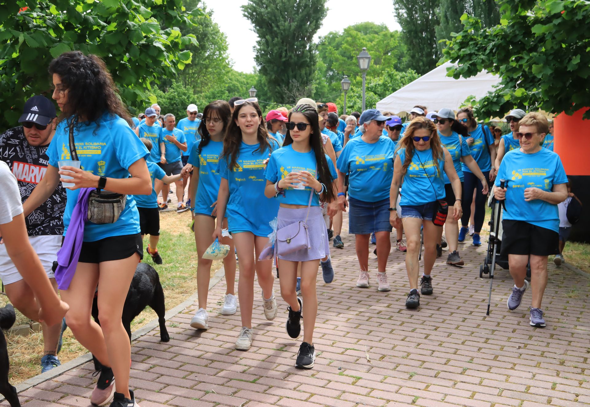 Fotos de la marcha solidaria a favor de Autismo Segovia en Bernuy de Porreros