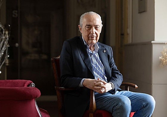 Luis Alberto de Cuenca, en el Círculo de Recreo.