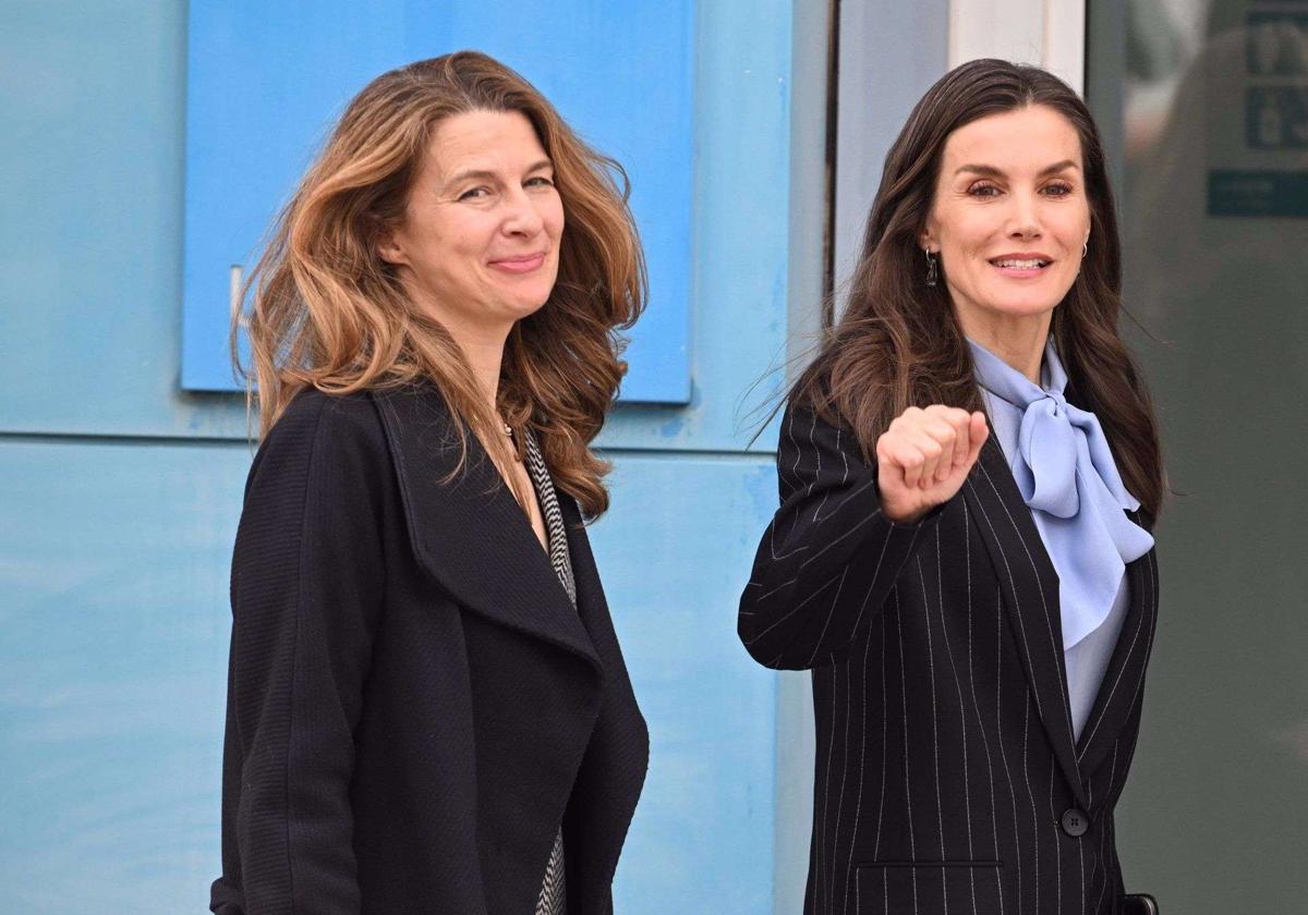 María Ocaña junto a la Reina Letizia.