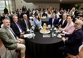 Ángel Ortiz (Director de El Norte), Germán Delibes (Consejero de El Norte de Castilla), Jacinto Canales (Subdelegado del Gobierno en Valladolid), María González (Secretaria de Estado de Telecomunicaciones e Infraestructuras Digitales), Goyo Ezama (Director General El Norte de Castilla), José Portela e Isabel Ibáñez (CaixaBank) y Antonio Luis Vázquez (ABAM Abogados)