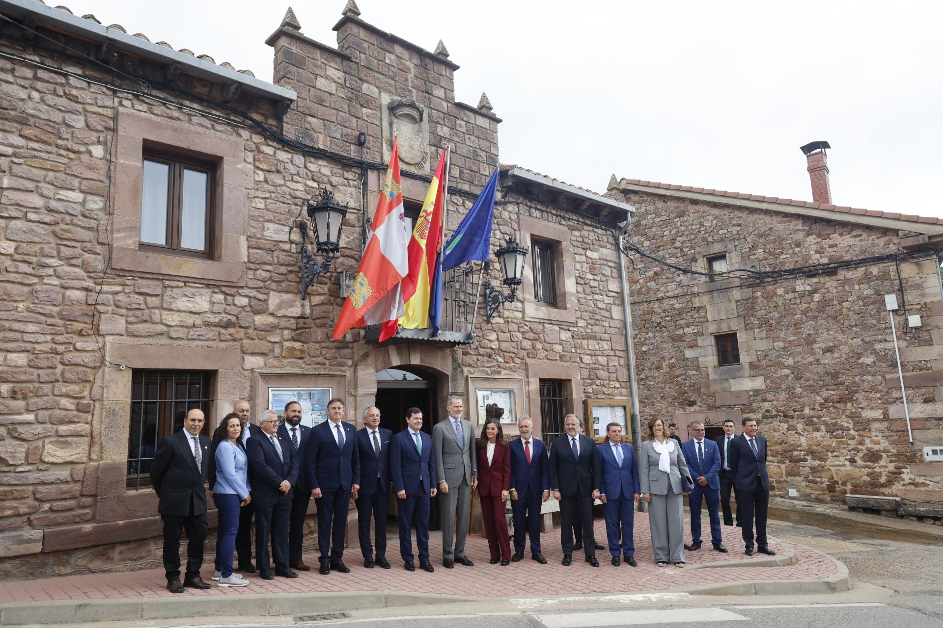 Así han saludado los Reyes a todos los palentinos en Brañosera