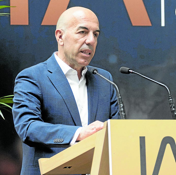 José Portela abrió la jornada