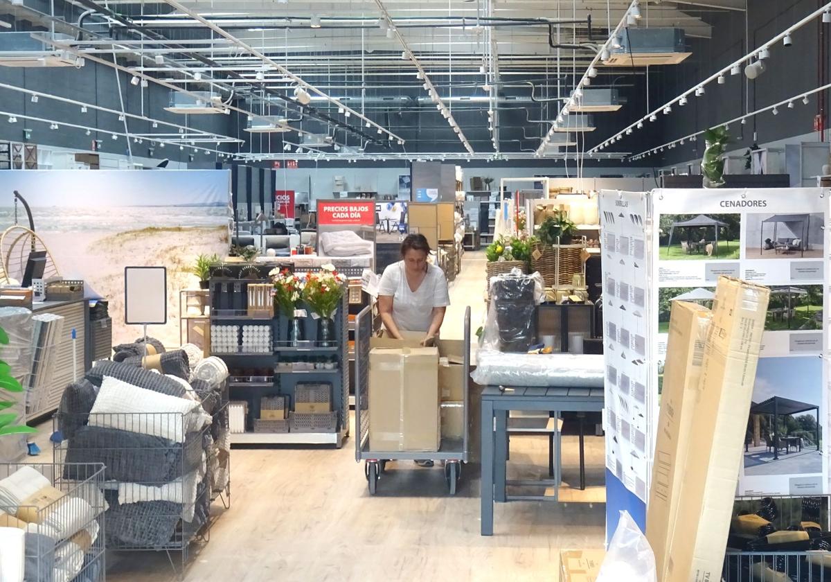 Futura nave de la empresa danesa de muebles Jysk en Valladolid