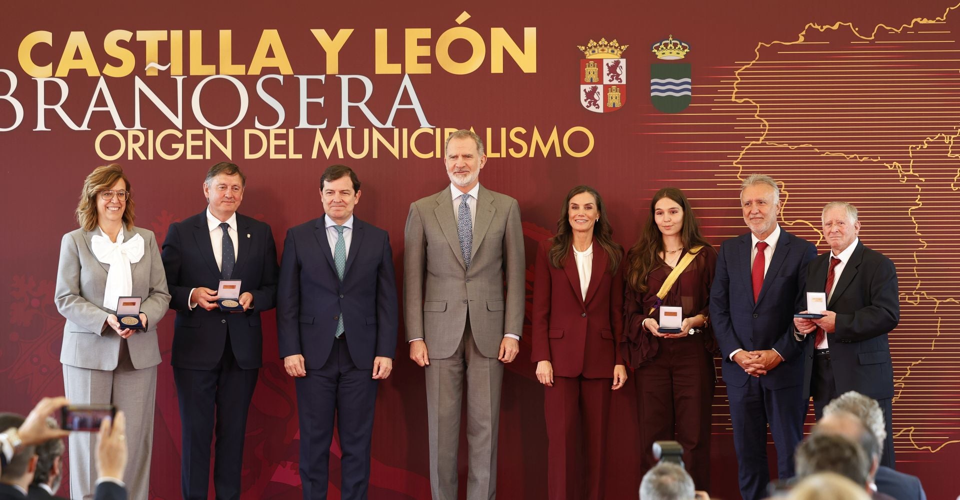 La visita de los Reyes a Brañosera, en imágenes