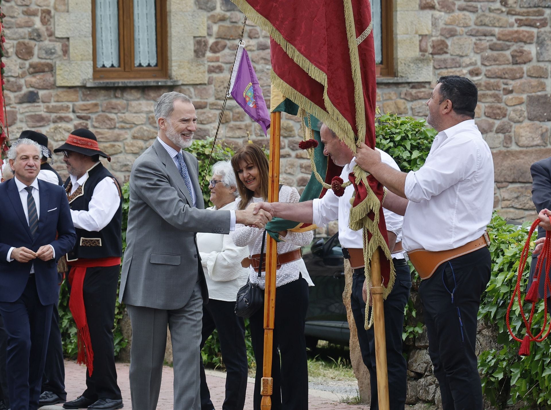 La visita de los Reyes a Brañosera, en imágenes