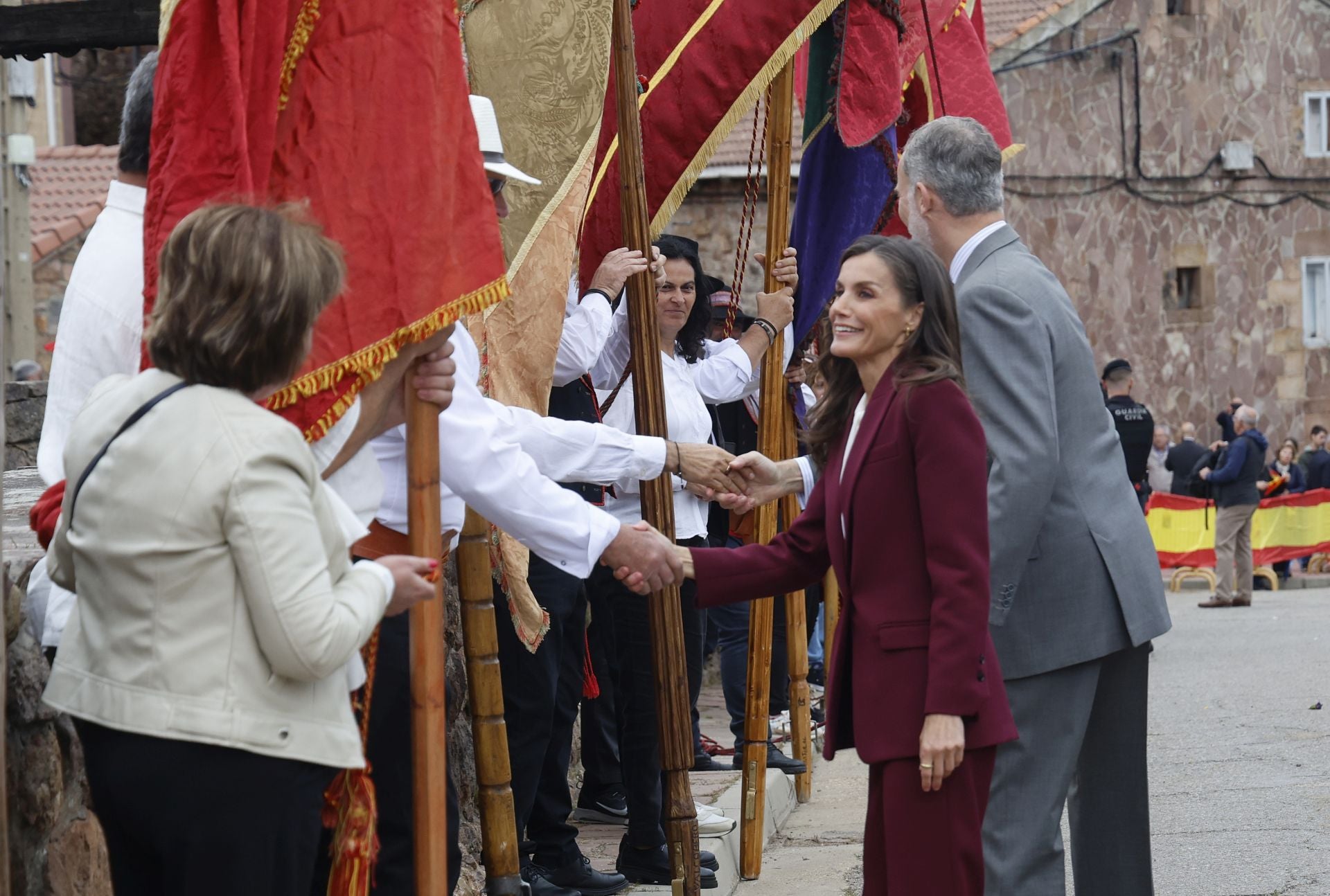La visita de los Reyes a Brañosera, en imágenes