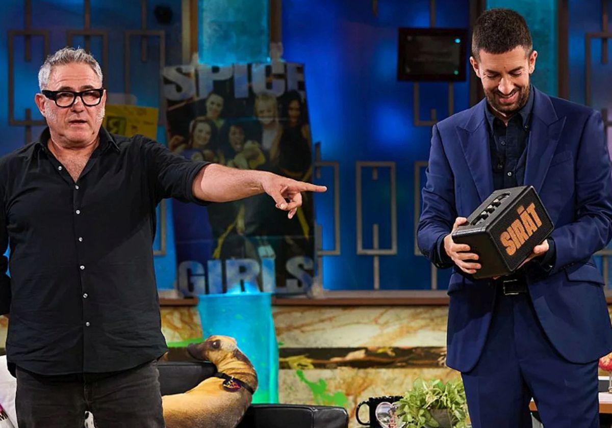 Sergi López con David Broncano en 'La Revuelta'.