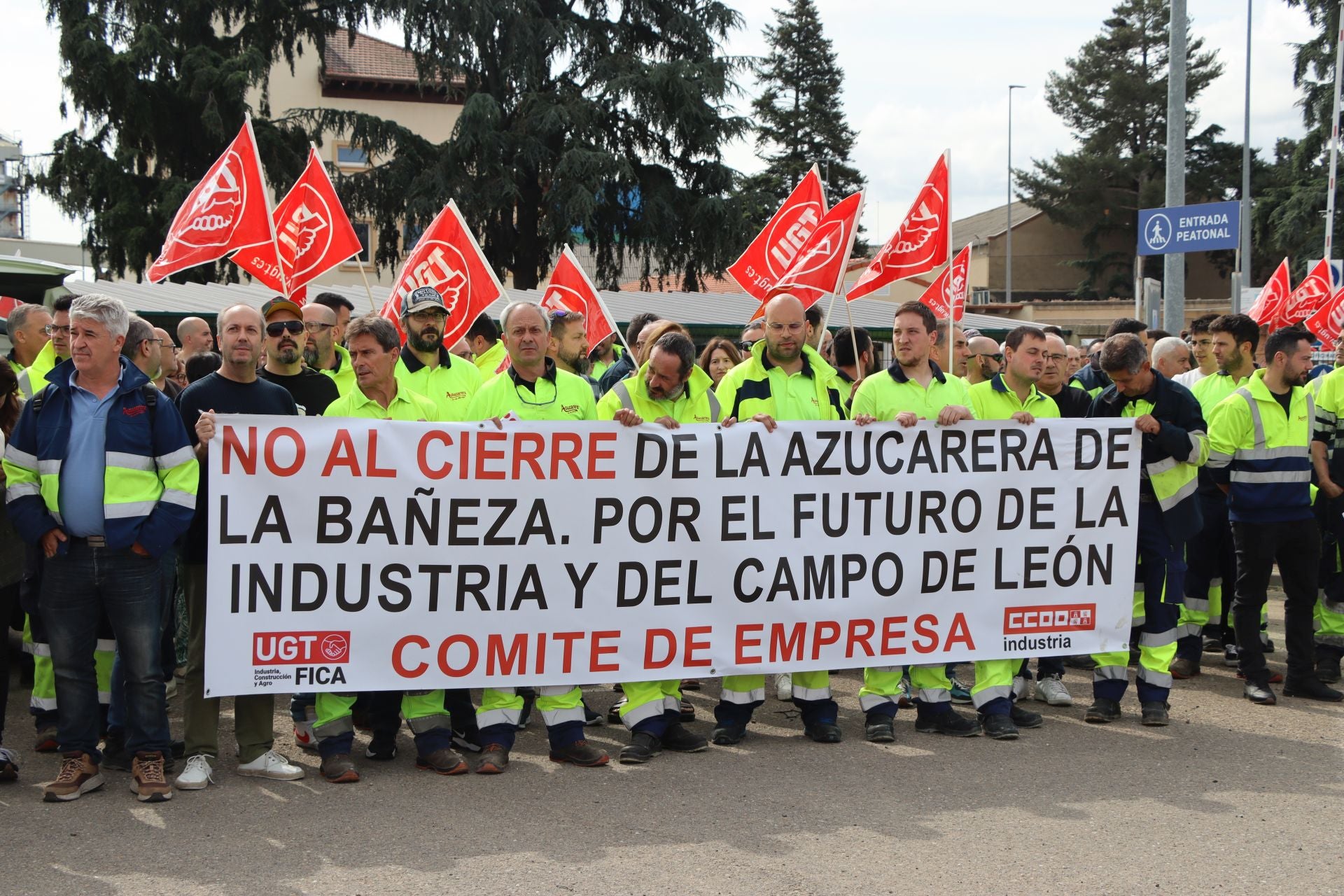 Concentración de trabajadores de Azucarera de La Bañeza