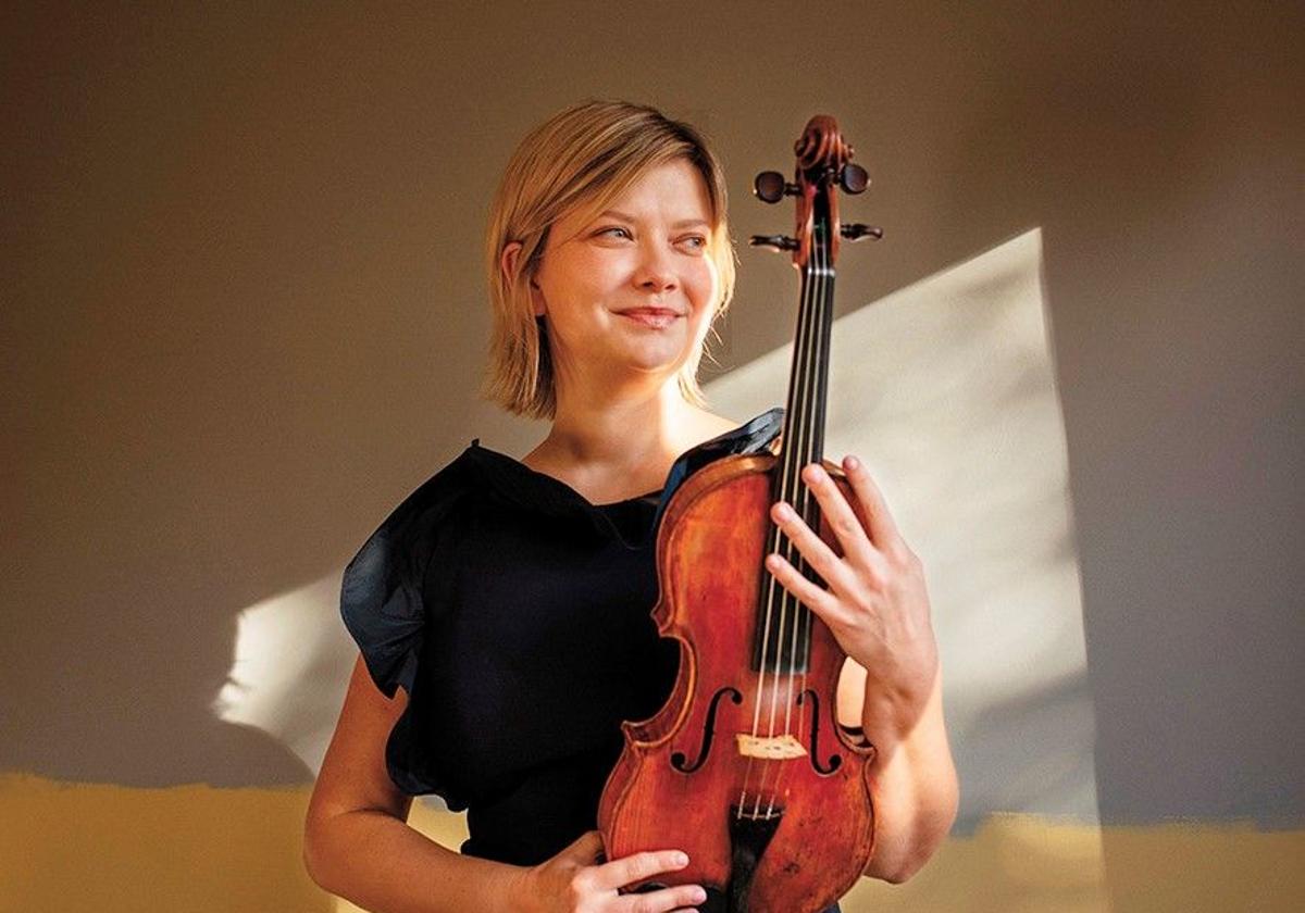 Fischer dirige a la OSCyL en un programa romántico con Alina Ibragimova