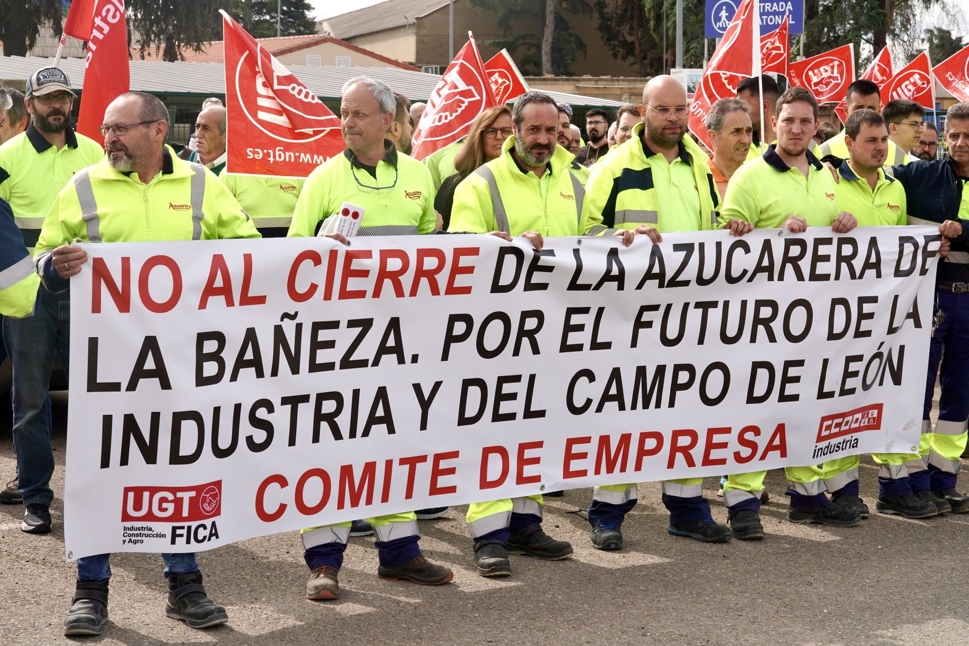 Concentración de trabajadores de Azucarera de La Bañeza