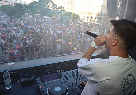 Una fiesta con DJ's en las pasadas fiestas de Segovia.