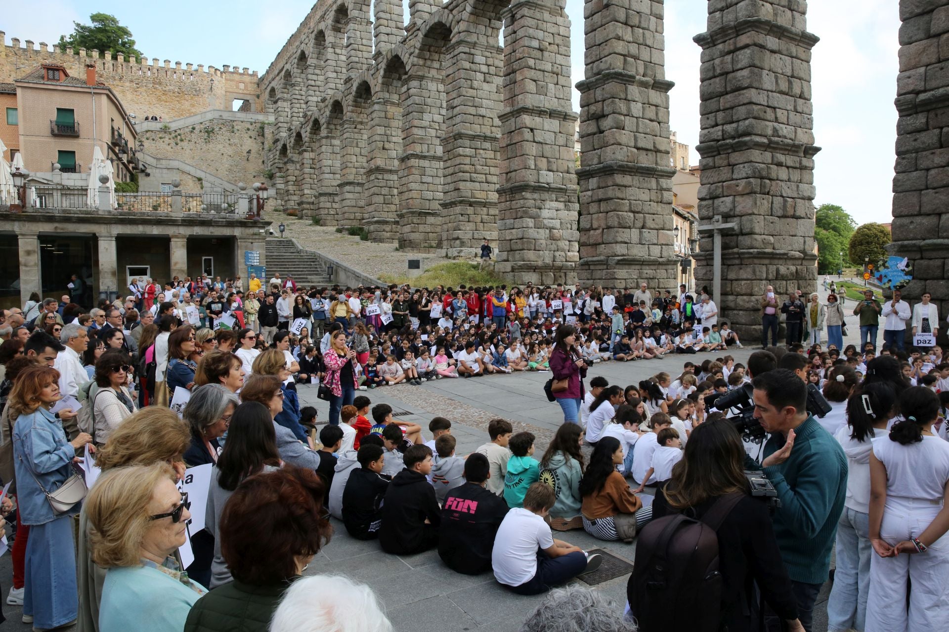 Fotos de la concentración por la paz en Segovia